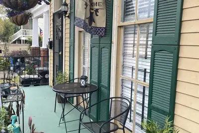 Image de Mardi Gras Route de Parade Historic Victorian Tourist Area / Magazine St. / Napolean