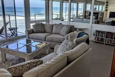 Image de Beachfront - Awesome Ocean Views - 2 semaines ou plus et économisez!