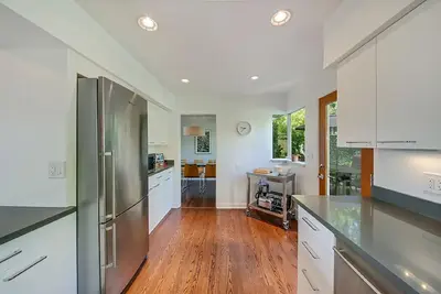Image de Maison Mod Mid Century sur North Queen Anne