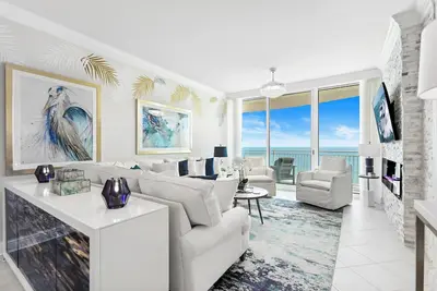 Image de Condo De Luxe Aqua 1603! 2 Oceanfront Masters! Sleeps 8! Chaises De Plage!