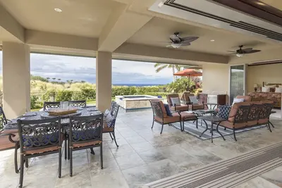 Image de Nouveau développement à Waiulaula Ocean View professionnellement décoré!