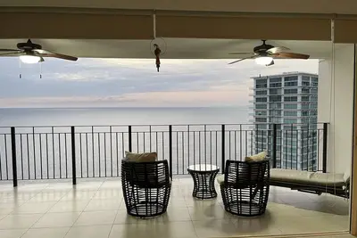 Image de New Luxury 2 Bedroom Condo Grand Venetian Tower 3000
