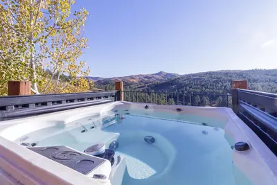Image de Pikes Peak Resort - Eagle Crest Cabin - OĂą la nature et le luxe se rencontrent