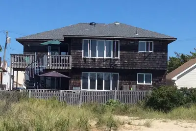Image de Lavallette Bay Front Duplex en bas. Avec de belles vues Ă la fois disponibles
