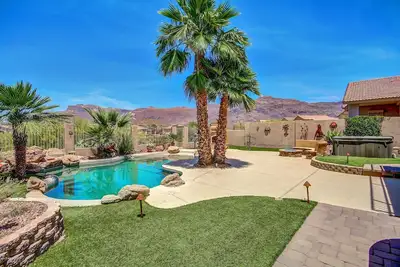Image de Belle maison Gold Canyon 3bd, avec piscine chauffée, bain à remous et vues spectaculaires sur le mont