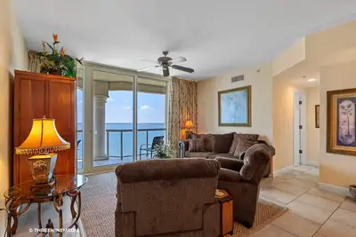 Image de Superbe vue sur l'eau dans chaque chambre, 16 étage, Portofino - Oceanfront Resort