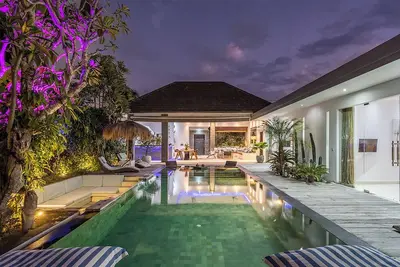 # C6 Oberoi 10mn à pied Central Seminyak