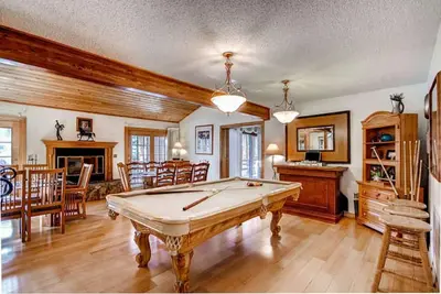 Image de Tomahawk Lodge: Grande Dans la maison de ville: bain à remous, sauna, table de billard, Animaux acceptés!