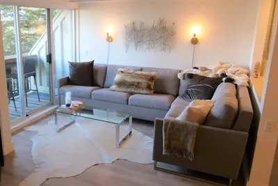 Image de Maison de ville sur 3 niveaux / 2 chambres récemment rénovées, Emplacement fantastique, 6 couchages