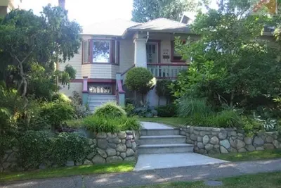 Image de Charme & Caractère Cozy Home in Belle Point Grey près de Ubc