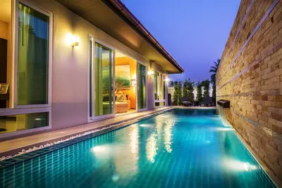 Image de Villa de 4 chambres près de la plage de Jomtien C18