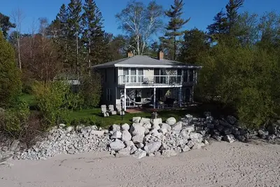 Image de Brand New Remodel Beachfront Home
