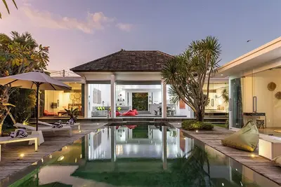 Image de # C4 Central Seminyak Oberoi 10min de marche