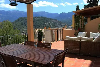 Image de Beau duplex avec trois chambres et piscine à louer à Port de Sóller