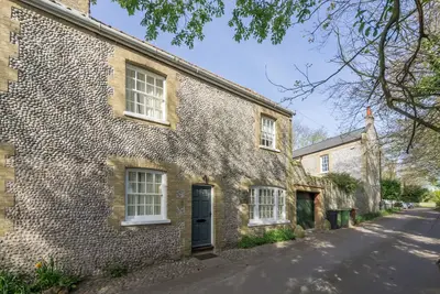 Image de Un charmant chalet en silex joliment rénové