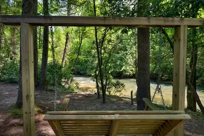 Image de Retraite au son des eaux tumultueuses et du laurier des montagnes, une retraite en eaux vives vous