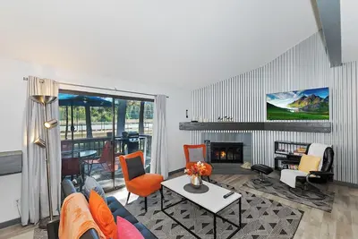 Image de Condo Bayshore: Marchez vers le lac! Piscines et spas communautaires saisonniers! Condo mis à jour!