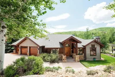 Image de Grande Maison Familiale - A / C, Vivre À L'EXTÉRIEUR Et Manger, À 3 Minutes De Dv Resort