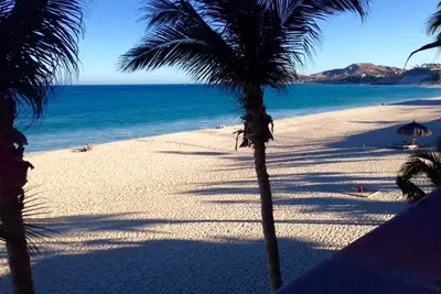 Image de Beachfront - Condo décoré par designer avec une vue panoramique