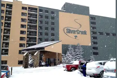 Image de Retraite de luxe avec vue sur la montagne! Ski In / Out. Commodités du complexe! Le golf. Magasins. Wifi