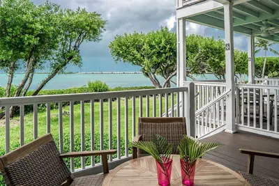 Image de Duck Key Darling 2bed 2bath Townhouse w \/ vue sur l'eau et accès Cabana Club!