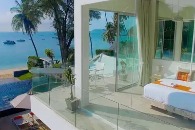 Image de Pack de luxe quotidien de 900 $ Gratuit, villa de 6 lits en bord de mer, piscine privée, bar, barbecue, salle de gym