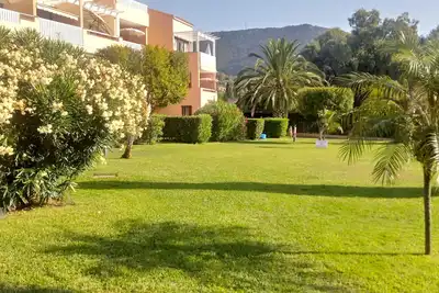 Image de Appartement de 5 chambres avec terrasse avec accès direct à la mer