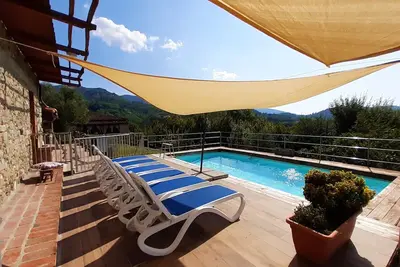 Image de Marcione, character cottage, own pool, wonderful views, walk restaurant; Wifi!