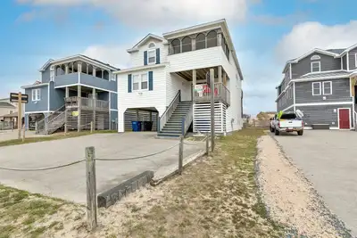Image de Sandpiper | 8 chambres à coucher | Accueil Oceanfront | Nags Head | Pour 18 personnes