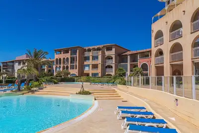 Image de Agréable appartement pour 6 personnes avec Wifi, piscine, Tv, terrasse, animaux admis et parking