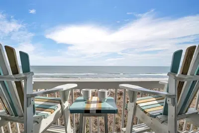Image de Condo Ocean Front avec 3 chambres 3. 5 salles de bain, des vues spectaculaires sur la plage et 3 ponts