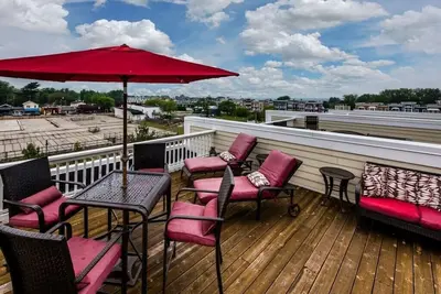 Image de (Calendrier 2020 Ouvert! ) Nouveau condo Buffalo mis Ă jour avec piscine d'association!