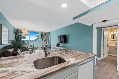 Image de Beach Condo / Restaurant sur place / Wifi / 4 personnes