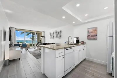 Image de Beach Condo / Restaurant sur place / 4 personnes / Island Beach Resort