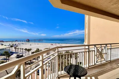 Image de Mandalay Beach Club 603 Condo sur la plage