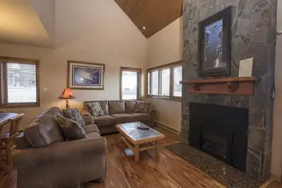 Image de Nice 3 chambres, 2 1/2 bain Condo