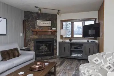 Image de Grand condo de 2 chambres et 2 salles de bain