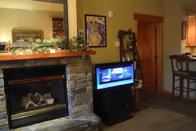 Image de Condo de luxe 3 chambres à coucher et 3 salles de bain Morning Eagle - Ski In / Ski Out