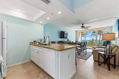 Image de Condo sur la plage / Restaurant sur place / Wifi / 6 personnes