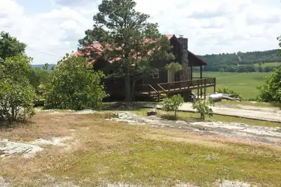 Image de Calico Rock Cabin-500, rue Calico (390 Chessmond Ferry Rd) avec vue sur la rivière White