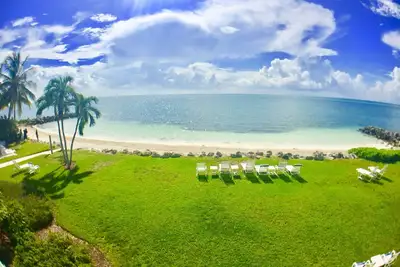 Image de Nouveau-Plage tropicale privée, à quelques pas du condo, sans escalier, wifi haut débit, c'est chargé!