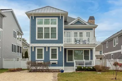 Image de Baisse du taux de première saison! Belle Maison À La Recherche De 16 Personnes À Pied De La Plage Et Du Centre-Ville