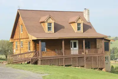 Image de Log Inn à la ferme au coeur de la vallée de Shenandoah