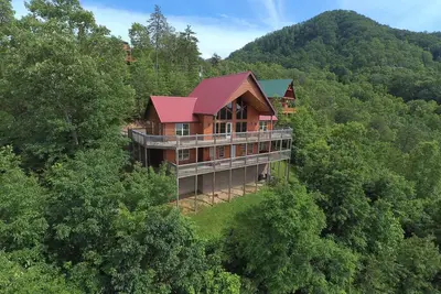 Image de Des vues magnifiques sur les montagnes avec les couchers de soleil magiques.