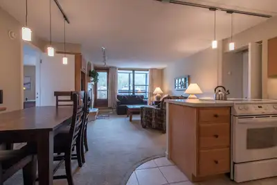 Image de Très belle vue sur la montagne, à quelques pas des remontées mécaniques, 2 chambres à coucher principales, wifi gratuit et parking.
