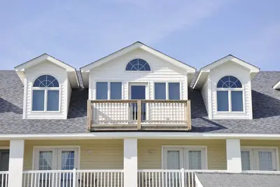 Image de William's Villa: Condo spacieux situé au centre, plafond cathédrale
