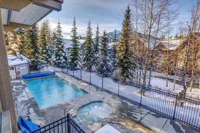 Image de Acer Vacances | Rénové 2 chambres avec laveuse et sécheuse au Greystone Lodge