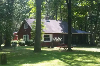 Image de \"The Cabin At Trout Run\" - Profitez des sons du ruisseau à quelques pas seulement!