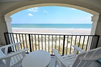 Image de \"Villa Capriani 218a\" Condo Oceanfront Resort avec 2 piscines + jacuzzi + Internet + Court de tennis + Restaurant sur place (Topsail Island, Nc)