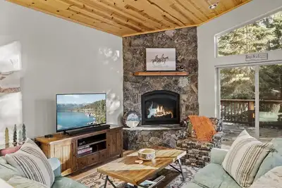 Image de Maison de vacances haut de gamme à proximité des plages du lac Tahoe et de Northstar!